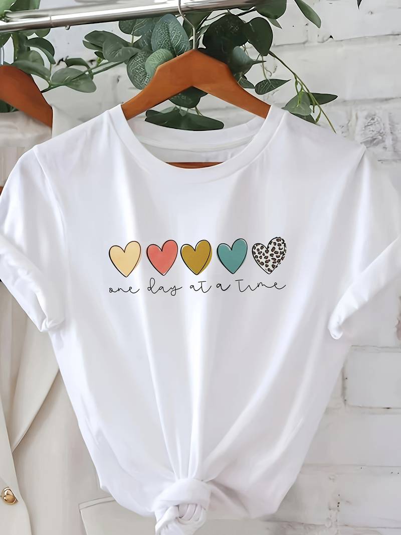 Chloe – t-shirt med hjärttryck och rund hals