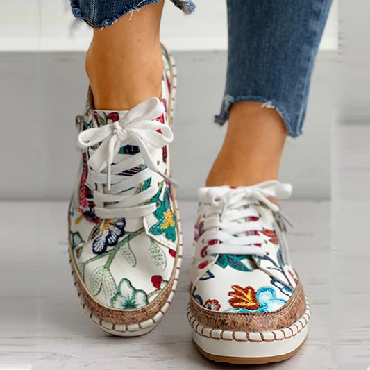 Santorin i flower sneaker trend för säsongen